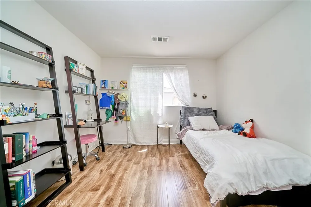 21125 Ingomar Court Canoga Park, CA 91304