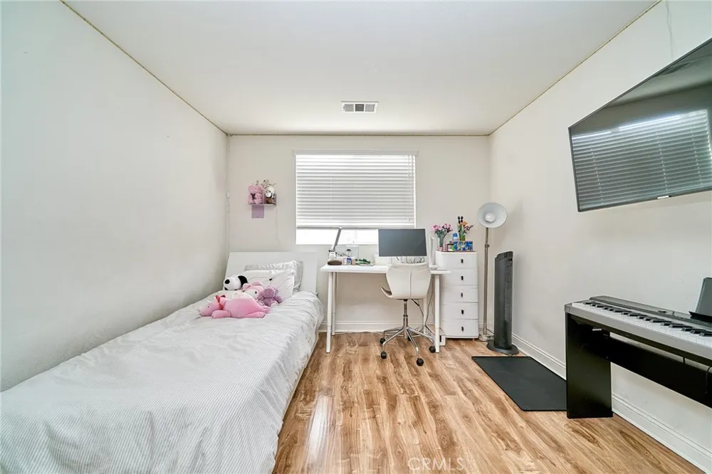 21125 Ingomar Court Canoga Park, CA 91304
