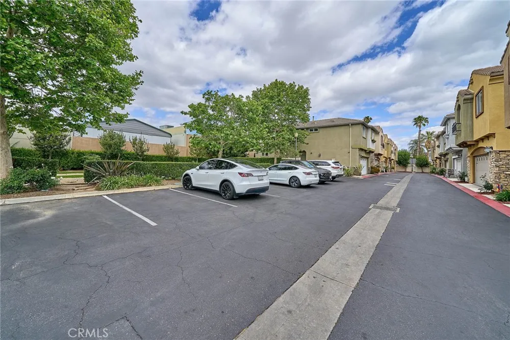 21125 Ingomar Court Canoga Park, CA 91304