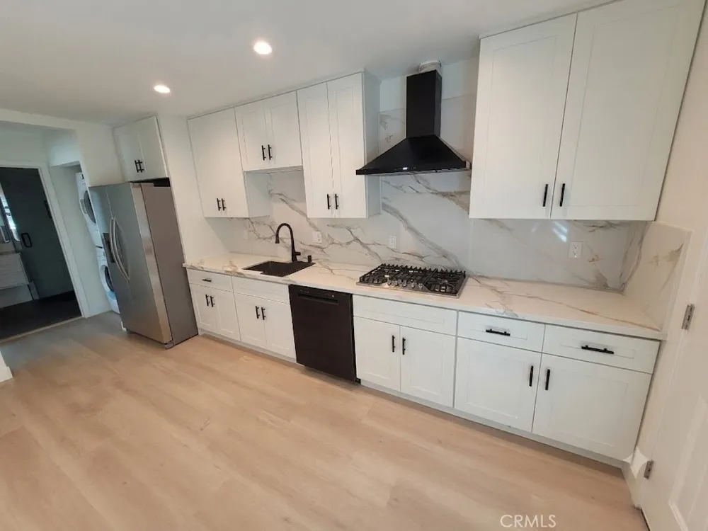 8321 Quartz Avenue #1/4 Winnetka, CA 91306