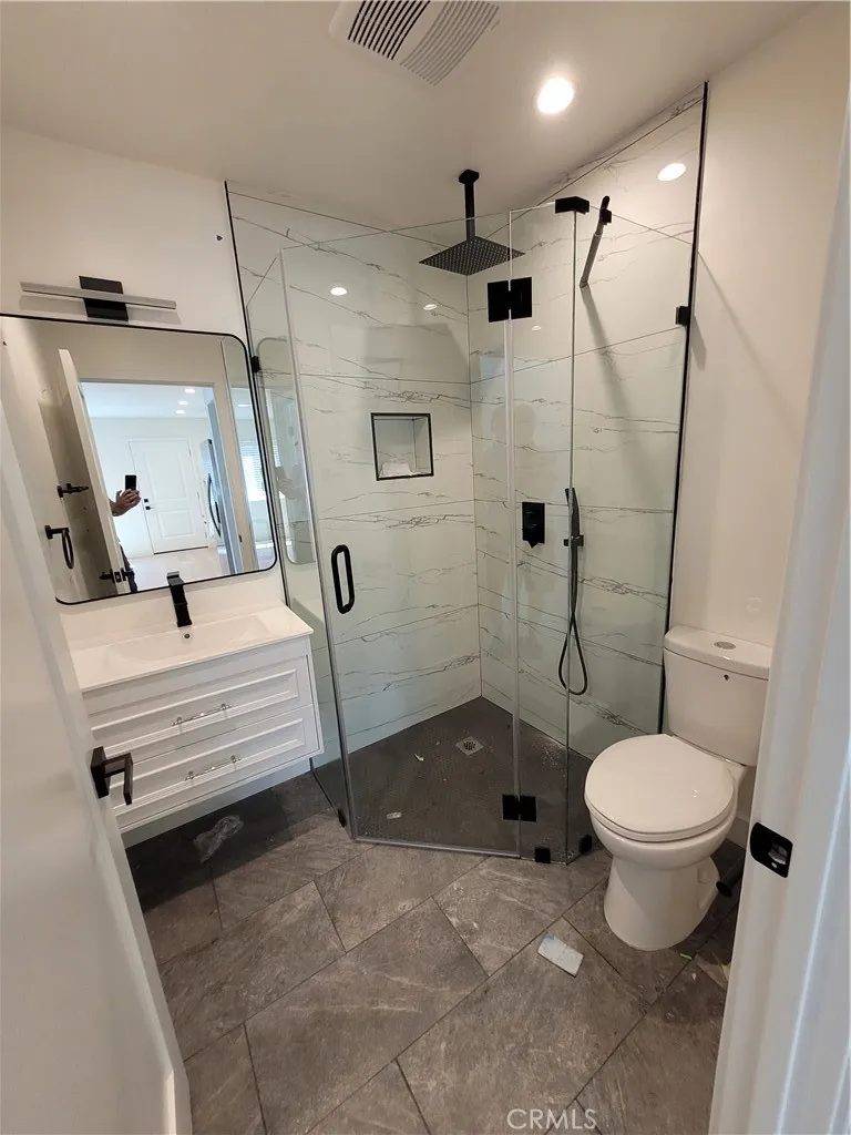 8321 Quartz Avenue #1/4 Winnetka, CA 91306