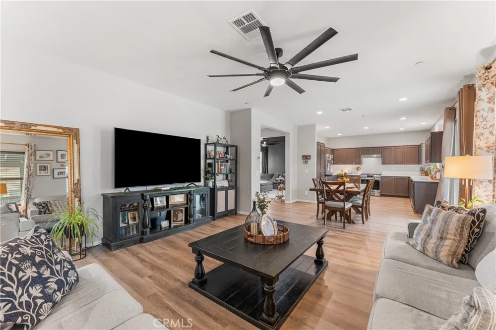 2830 La Calle Audaz Rosamond, CA 93560