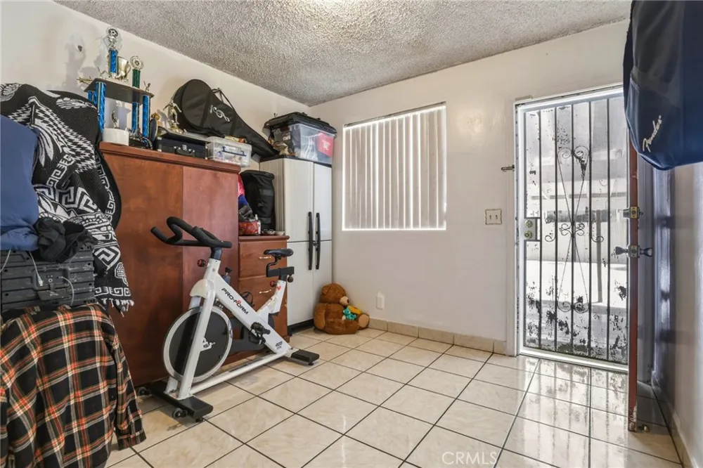 5654 Stansbury Sherman Oaks, CA 91401
