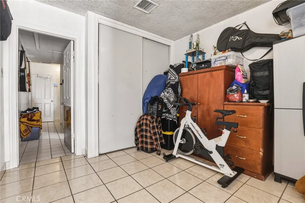 5654 Stansbury Sherman Oaks, CA 91401