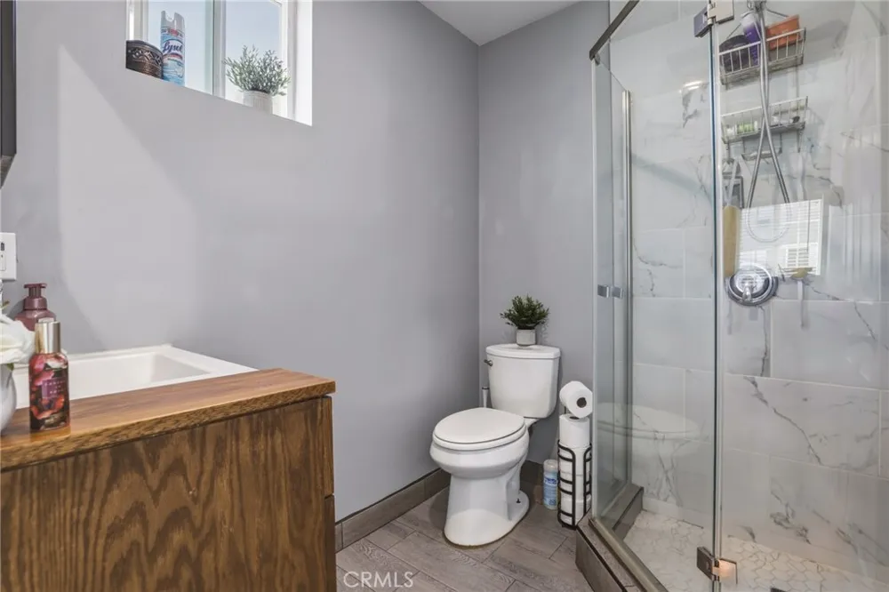 5654 Stansbury Sherman Oaks, CA 91401