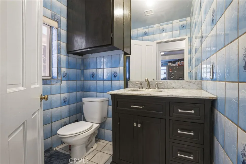 5654 Stansbury Sherman Oaks, CA 91401