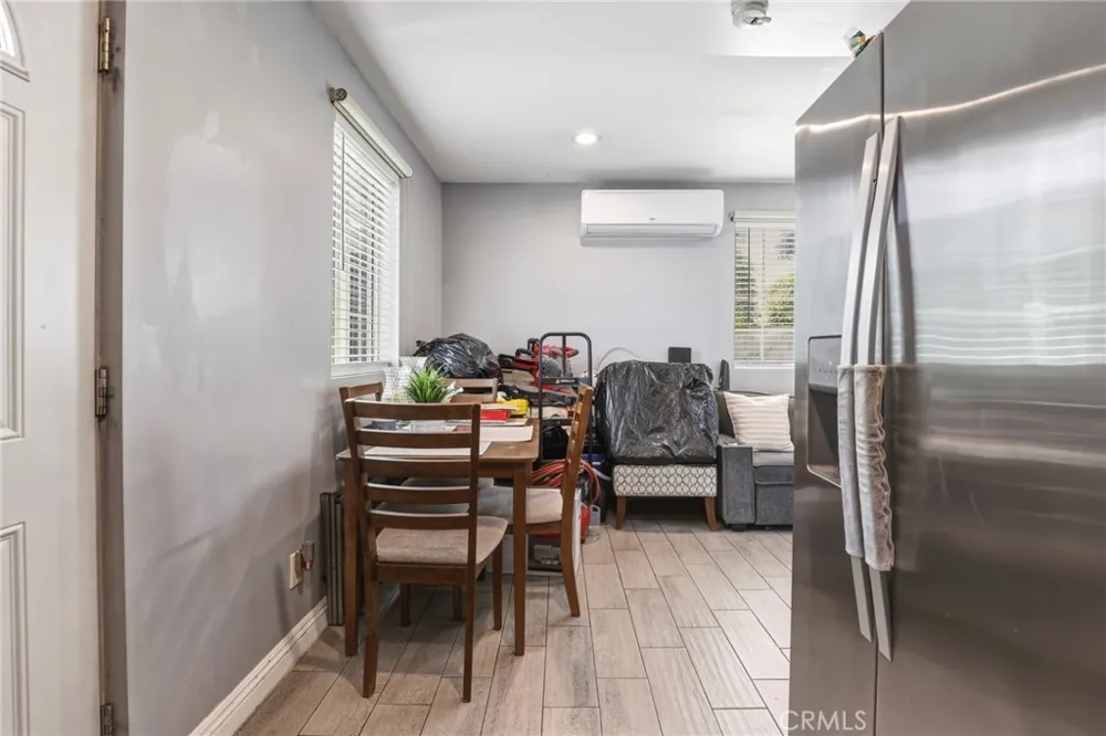 5654 Stansbury Sherman Oaks, CA 91401