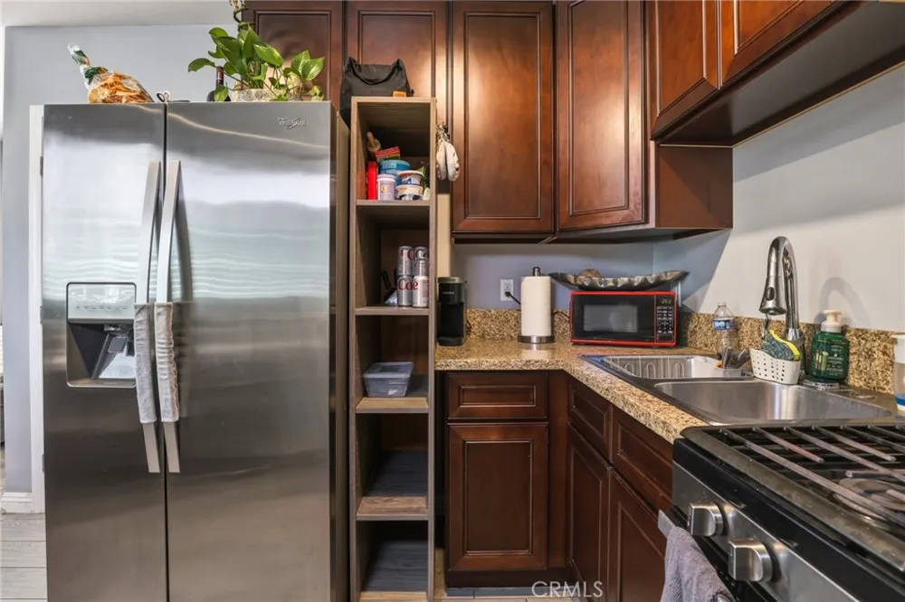 5654 Stansbury Sherman Oaks, CA 91401