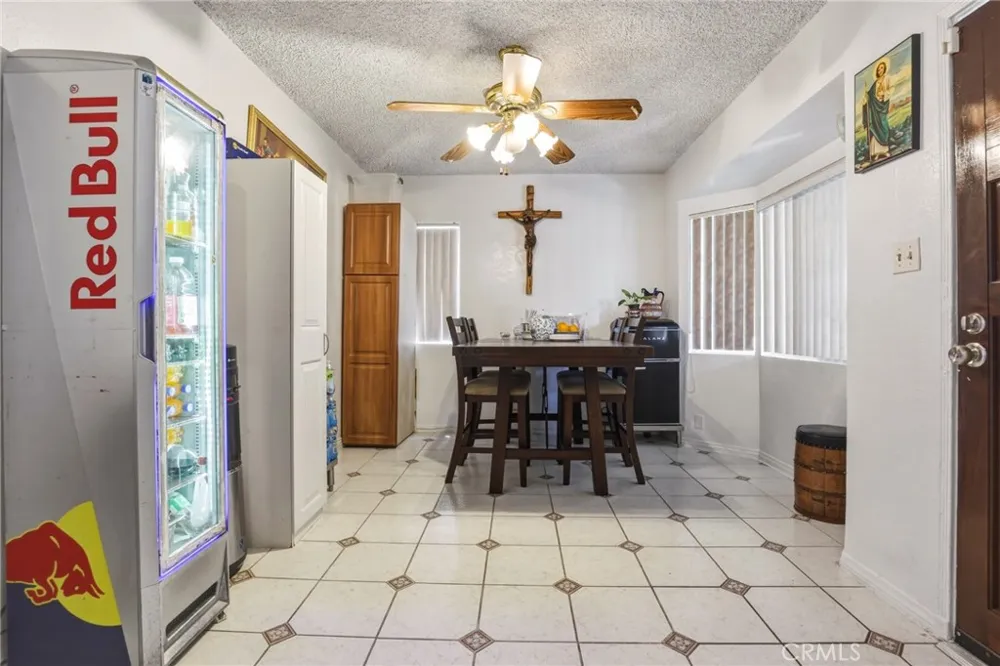 5654 Stansbury Sherman Oaks, CA 91401