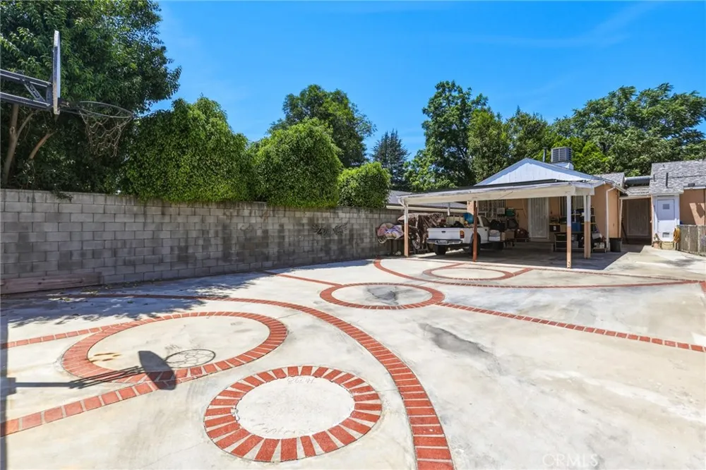 5654 Stansbury Sherman Oaks, CA 91401