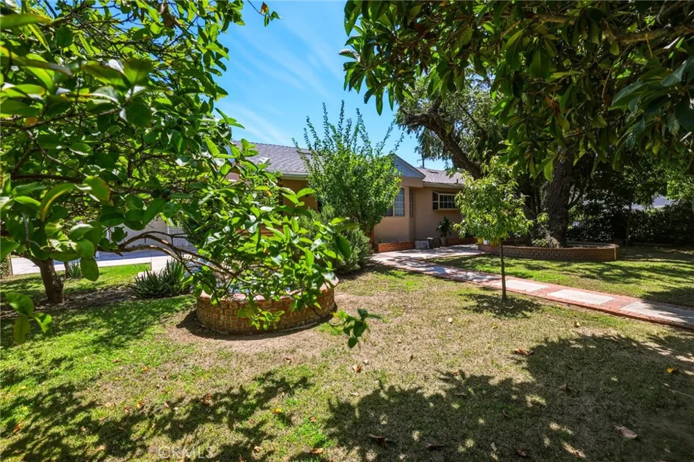 5654 Stansbury Sherman Oaks, CA 91401