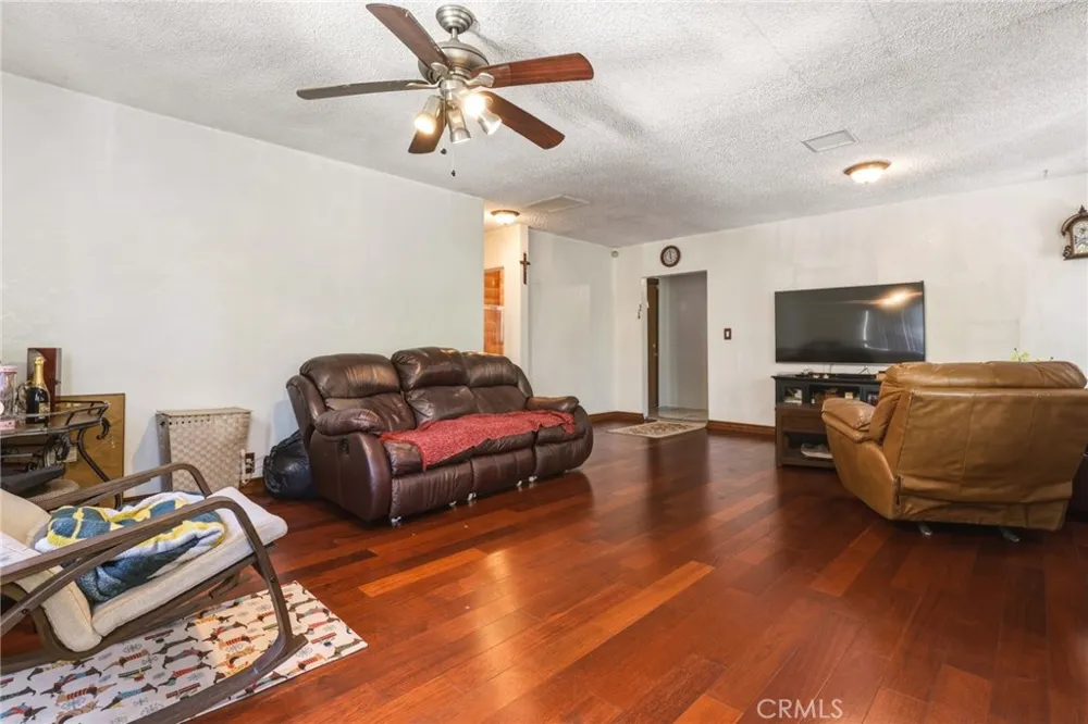 5654 Stansbury Sherman Oaks, CA 91401