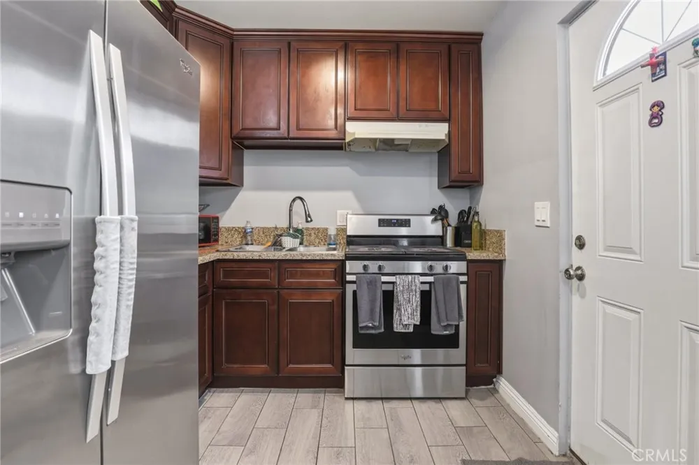 5654 Stansbury Sherman Oaks, CA 91401