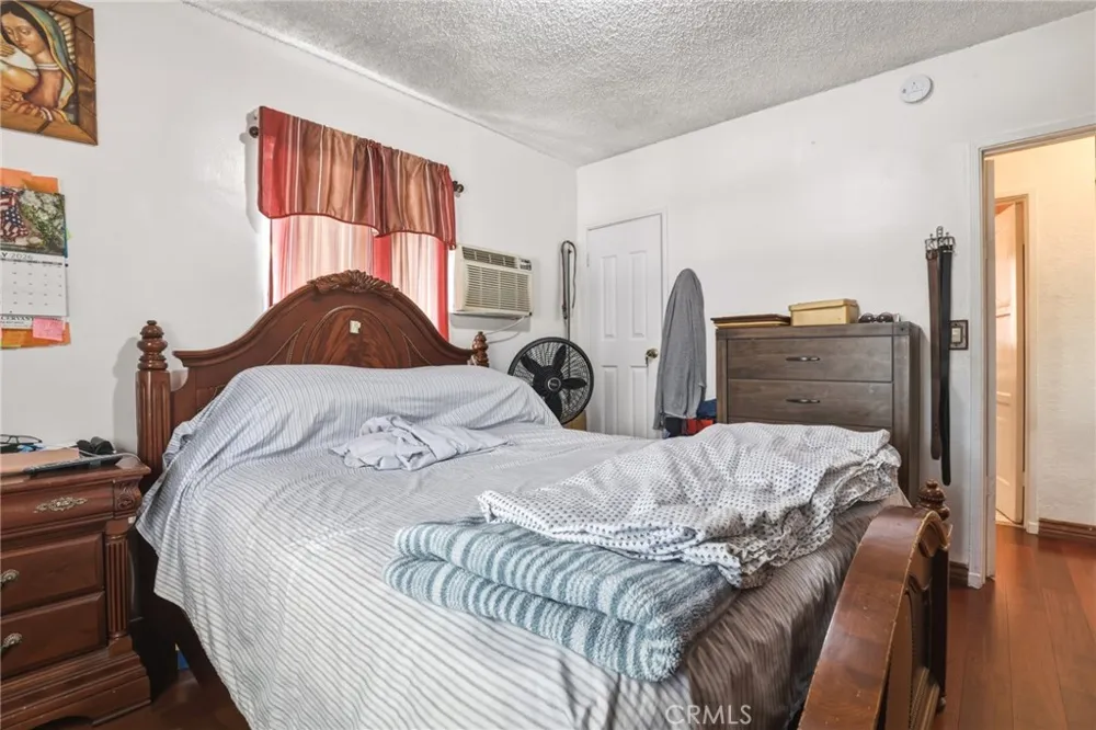 5654 Stansbury Sherman Oaks, CA 91401