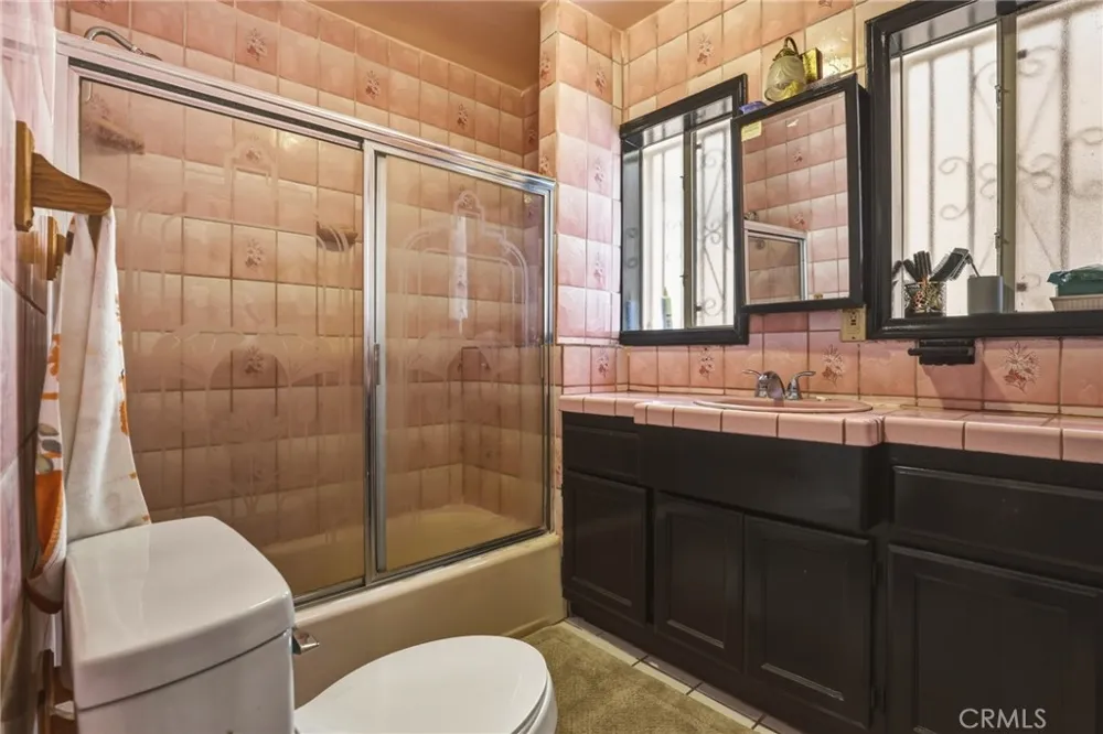 5654 Stansbury Sherman Oaks, CA 91401
