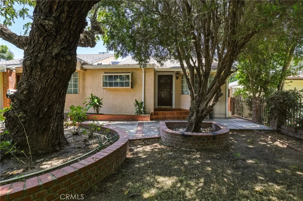 5654 Stansbury Sherman Oaks, CA 91401