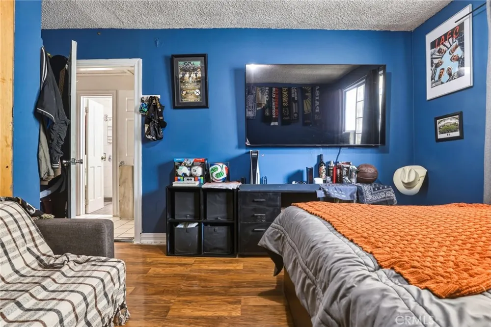 5654 Stansbury Sherman Oaks, CA 91401