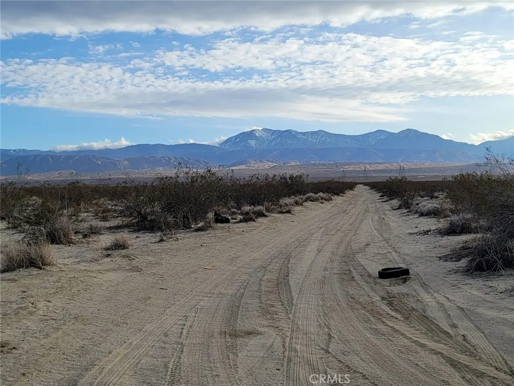 190 St E & Ave T4 Palmdale, CA 93591