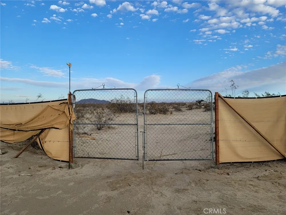 190 St E & Ave T4 Palmdale, CA 93591