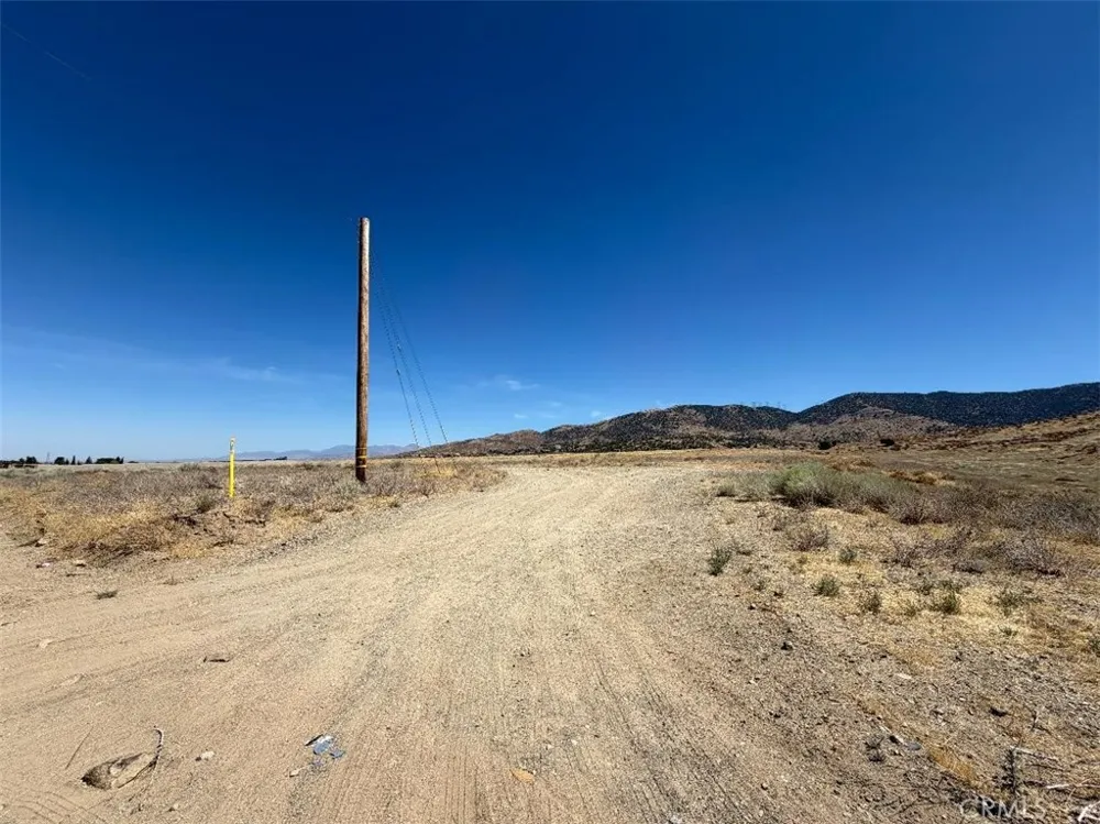 1602 Vac/Cor S/Farnborough Palmdale, CA 93551