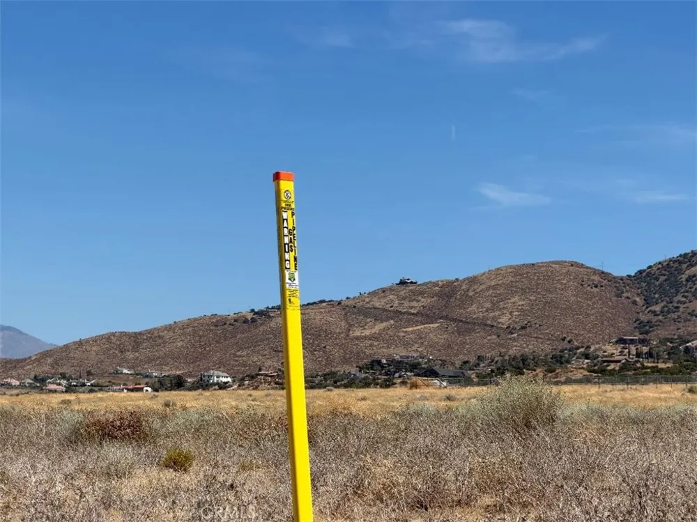 1602 Vac/Cor S/Farnborough Palmdale, CA 93551