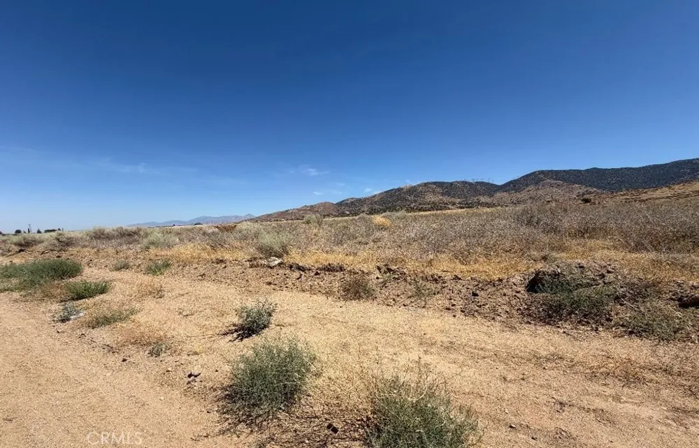 1602 Vac/Cor S/Farnborough Palmdale, CA 93551