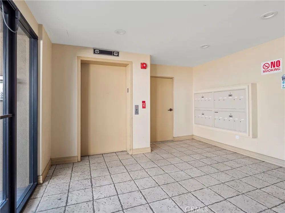 4301 Fulton Avenue #303 Sherman Oaks, CA 91423