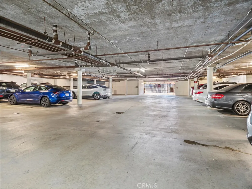 4301 Fulton Avenue #303 Sherman Oaks, CA 91423
