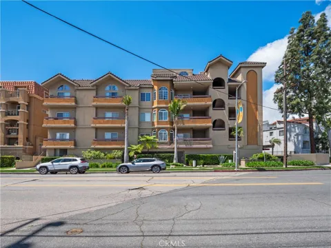 4301 Fulton Avenue #303
