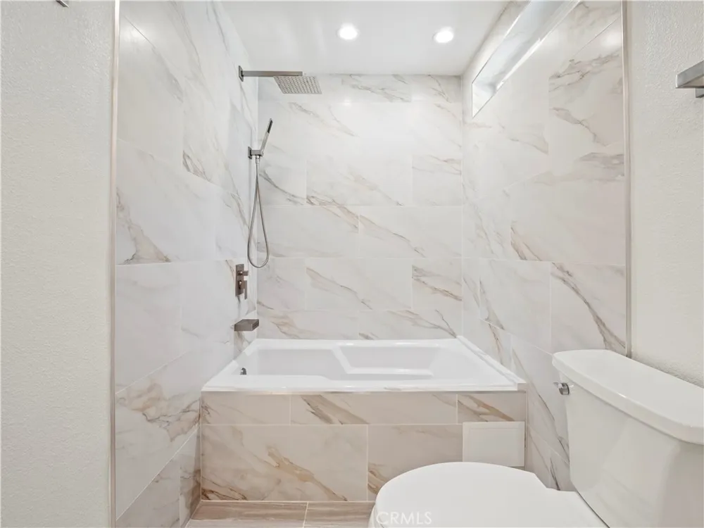 4301 Fulton Avenue #303 Sherman Oaks, CA 91423