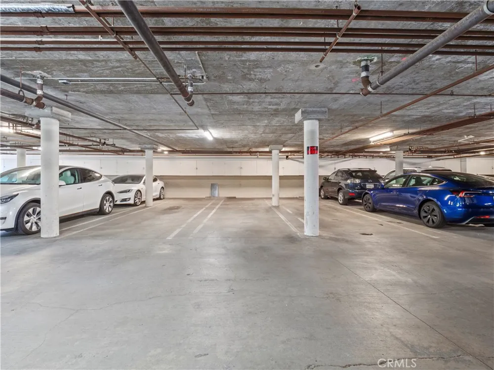 4301 Fulton Avenue #303 Sherman Oaks, CA 91423