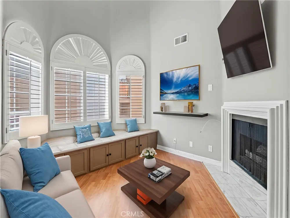 4301 Fulton Avenue #303 Sherman Oaks, CA 91423
