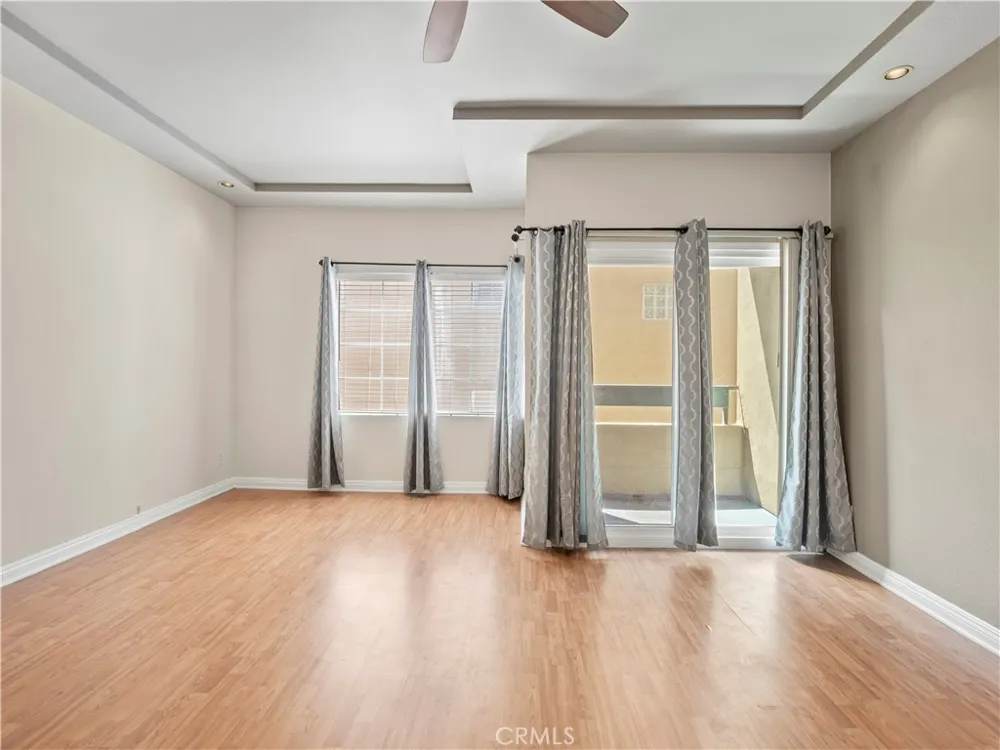 4301 Fulton Avenue #303 Sherman Oaks, CA 91423