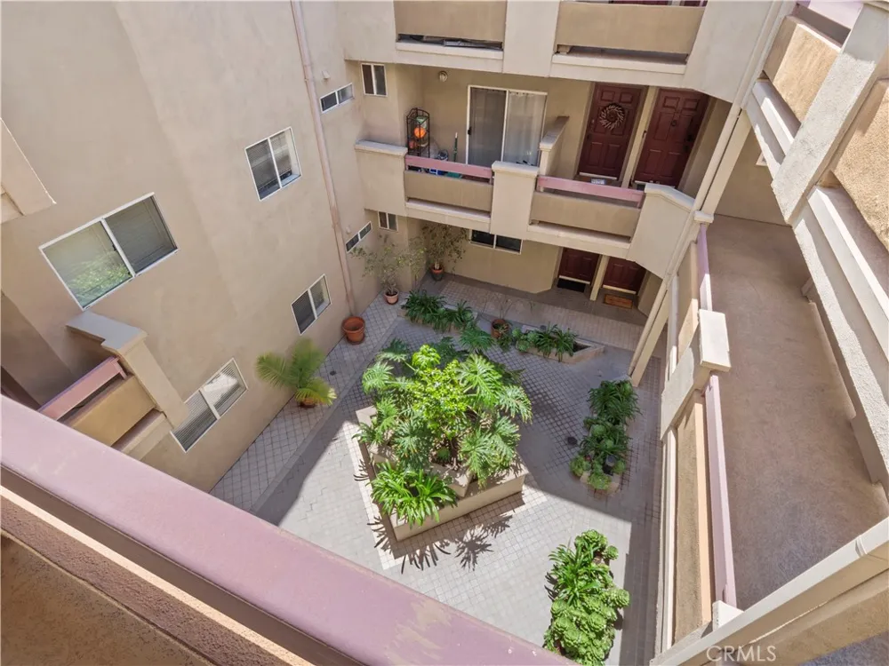4301 Fulton Avenue #303 Sherman Oaks, CA 91423