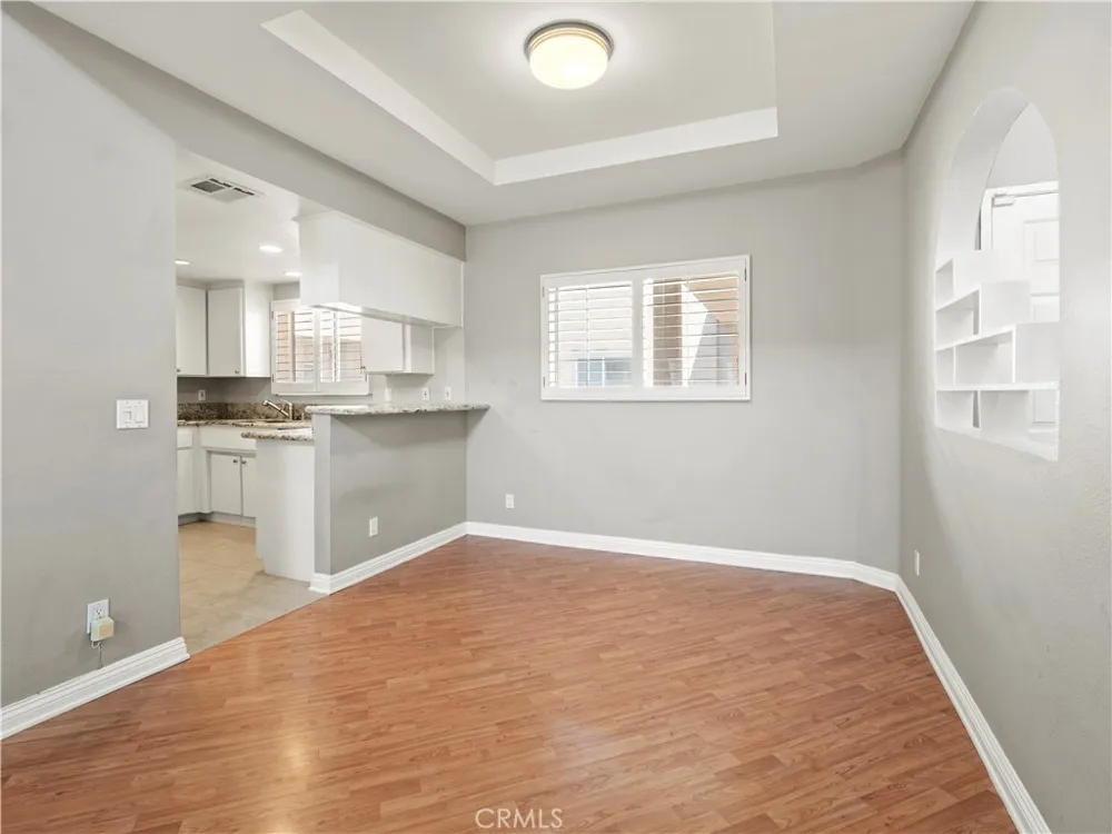 4301 Fulton Avenue #303 Sherman Oaks, CA 91423