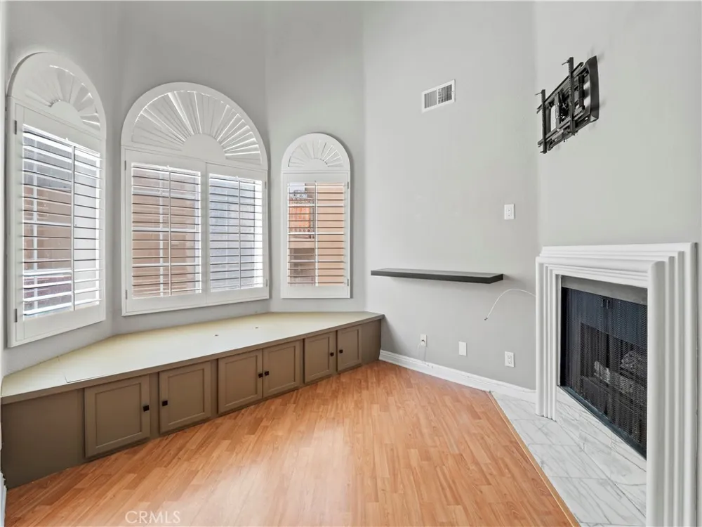 4301 Fulton Avenue #303 Sherman Oaks, CA 91423