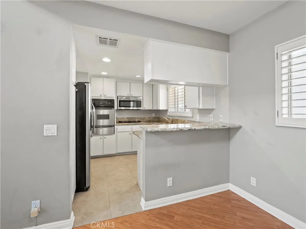 4301 Fulton Avenue #303 Sherman Oaks, CA 91423