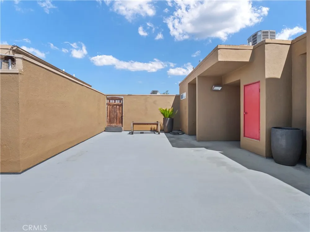 4301 Fulton Avenue #303 Sherman Oaks, CA 91423