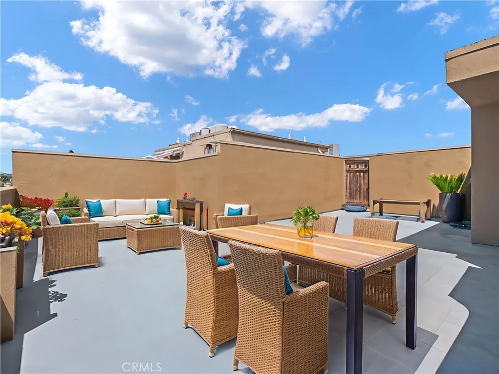 4301 Fulton Avenue #303 Sherman Oaks, CA 91423