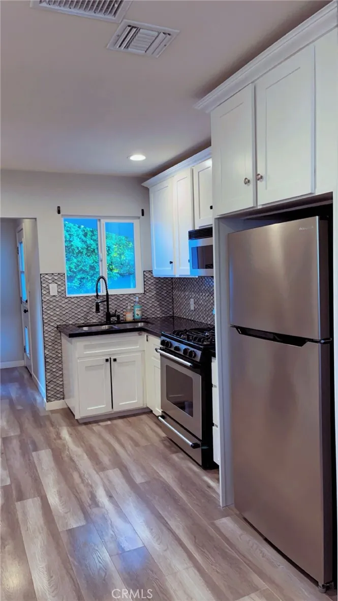 5779 Enfield Encino, CA 91316