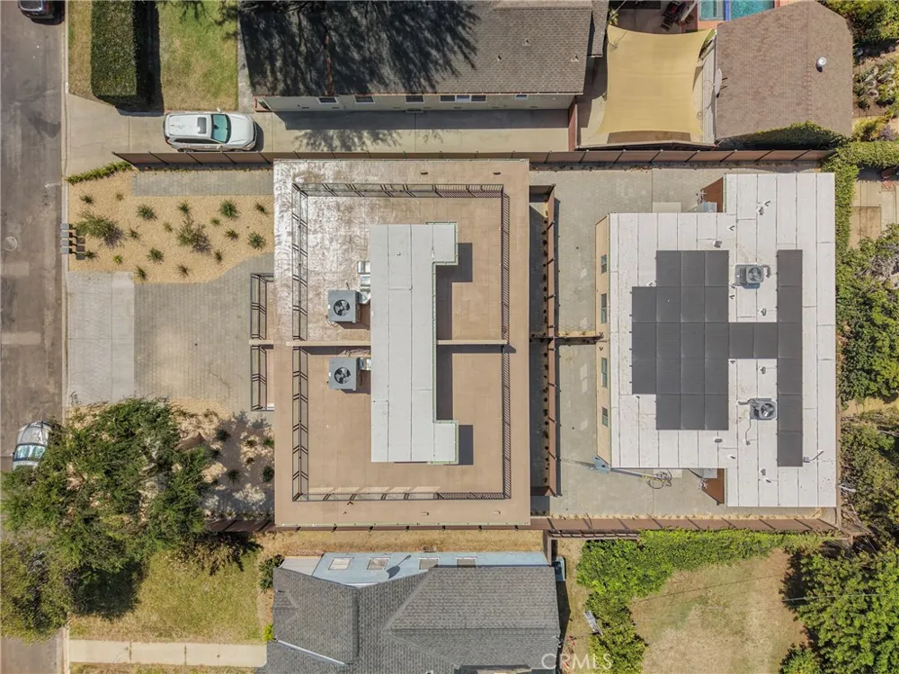 4851 Woodman Avenue Sherman Oaks, CA 91423