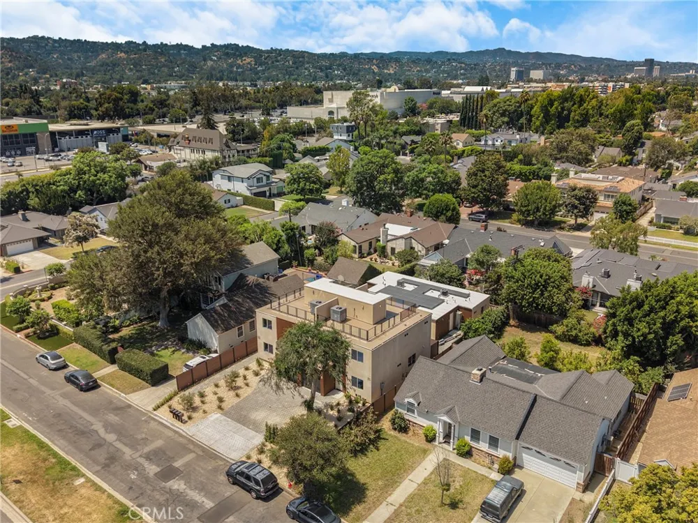 4851 Woodman Avenue Sherman Oaks, CA 91423