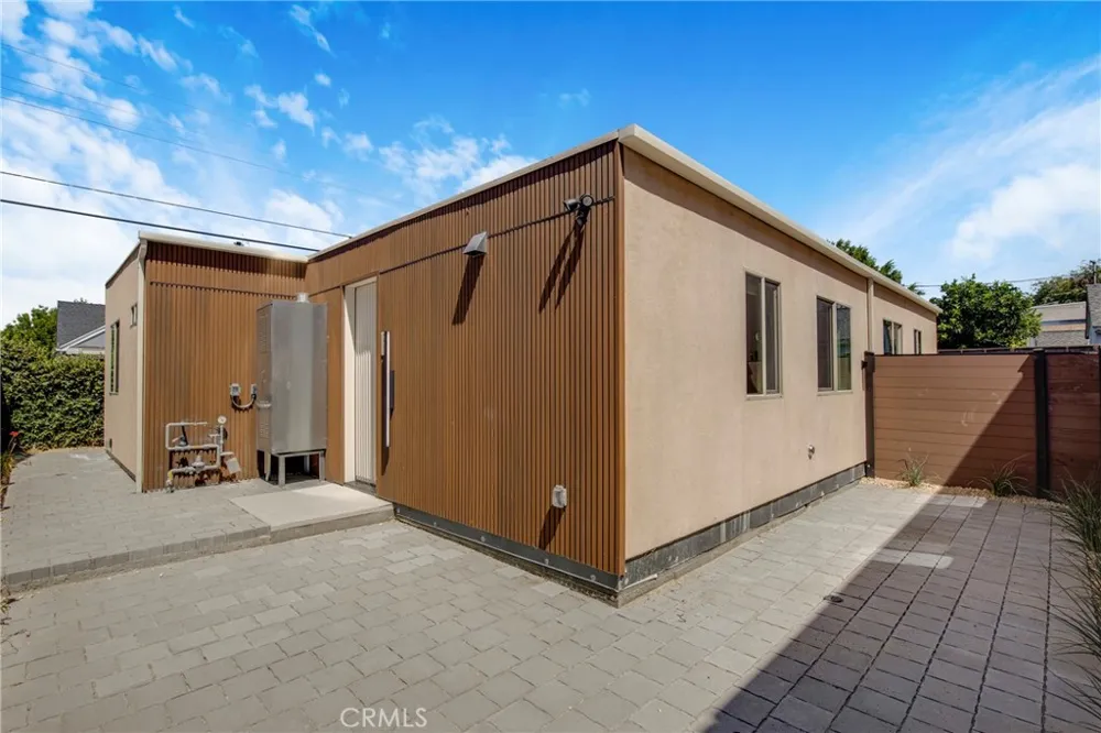 4851 Woodman Avenue Sherman Oaks, CA 91423
