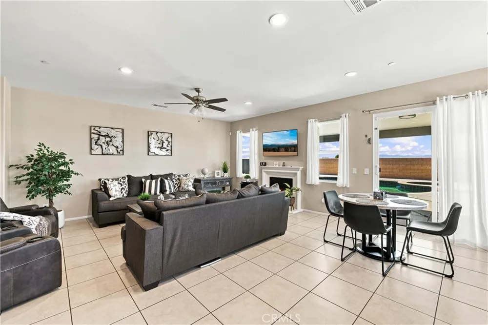 3128 Desert Cloud Rosamond, CA 93560