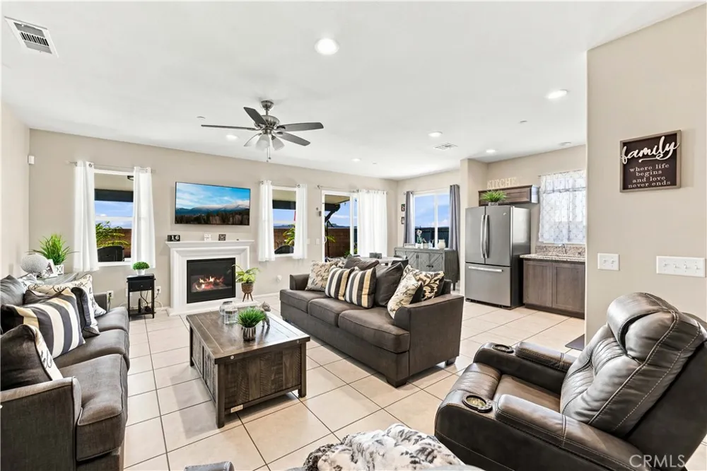 3128 Desert Cloud Rosamond, CA 93560