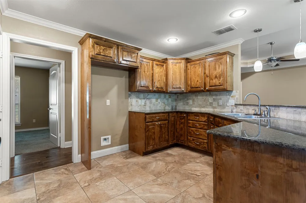 2312 Pittman Lane Lindale, TX 75771
