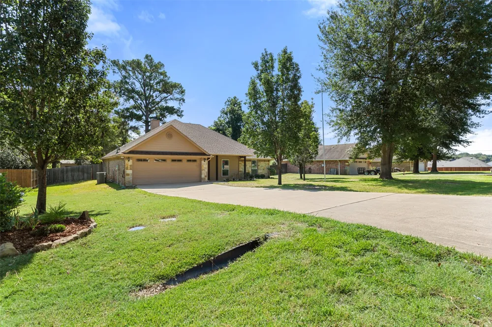 2312 Pittman Lane Lindale, TX 75771