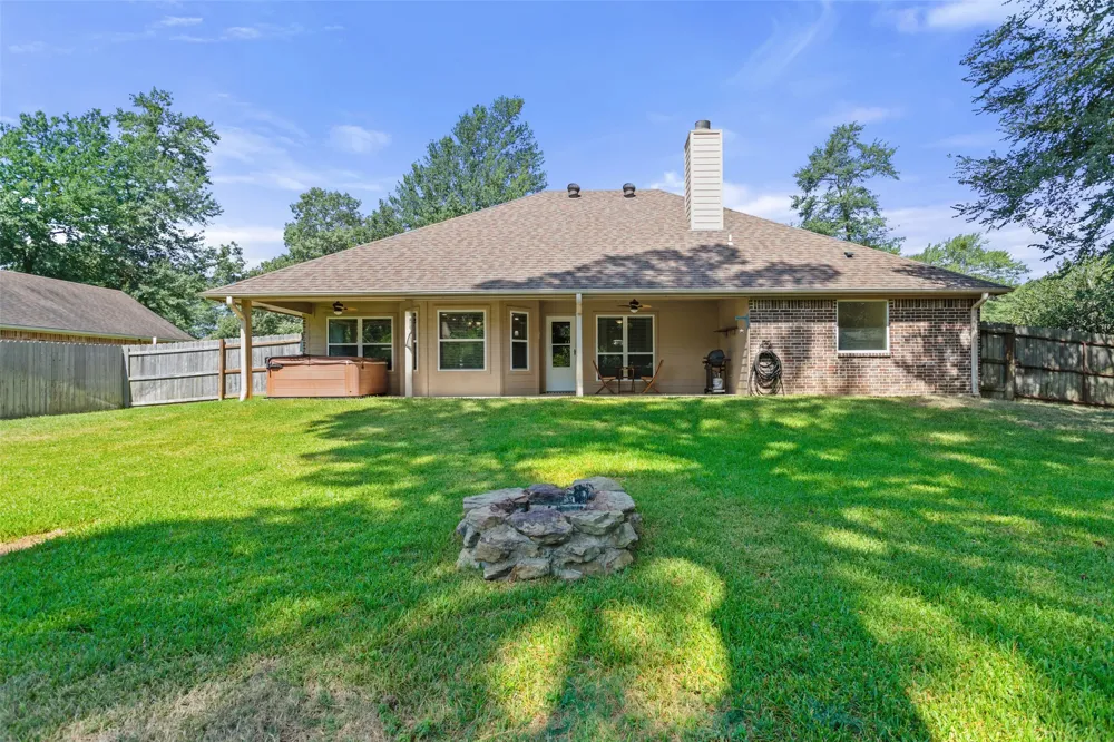 2312 Pittman Lane Lindale, TX 75771