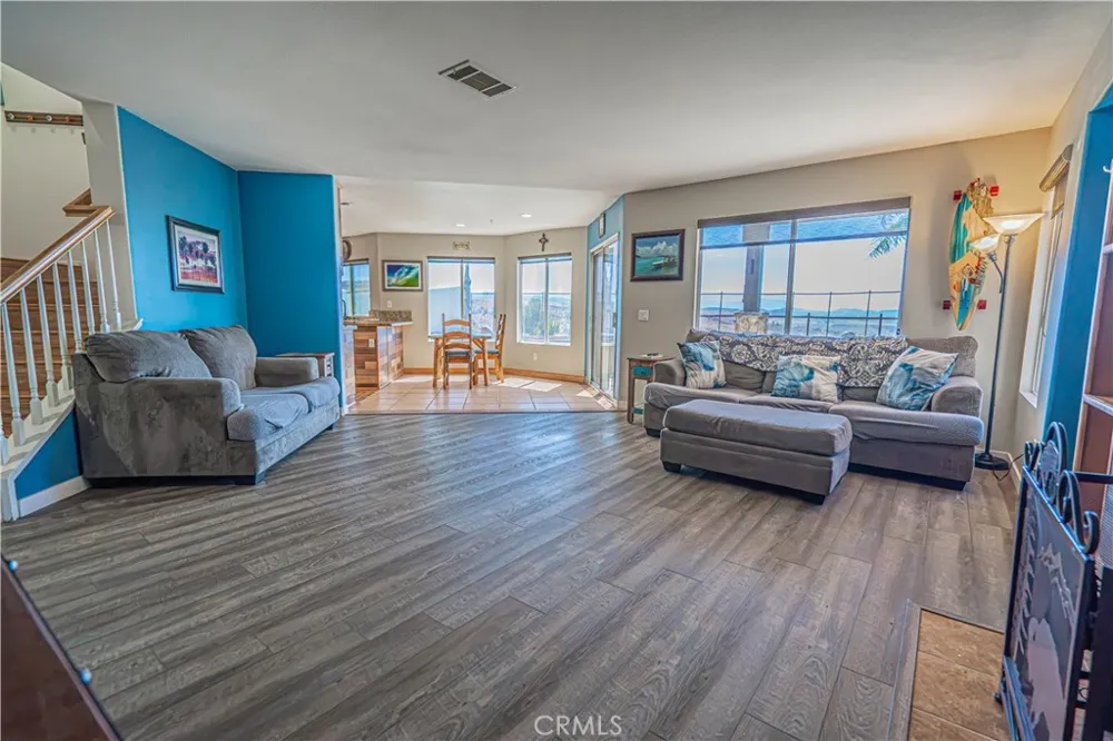 32628 Ridge Top Lane Castaic, CA 91384