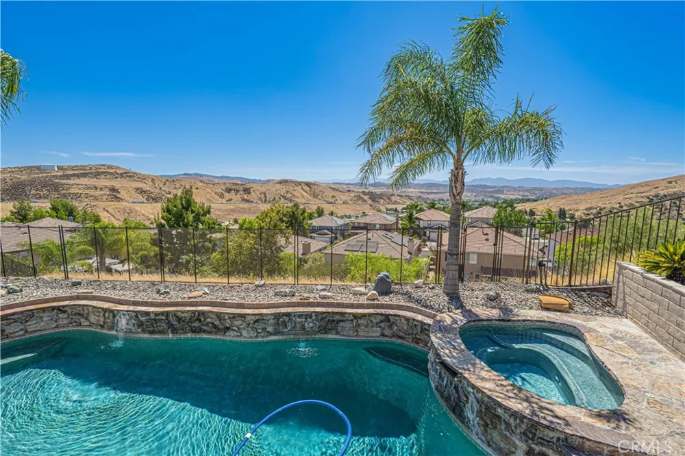 32628 Ridge Top Lane Castaic, CA 91384